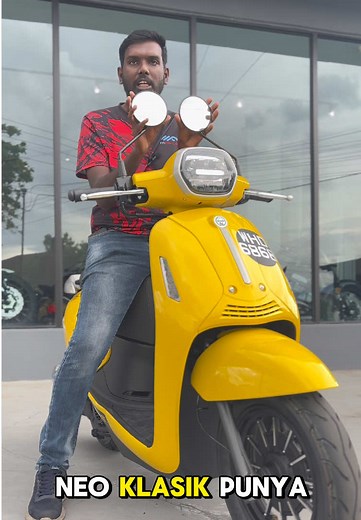 Experience the perfect blend of style and performance with the Benelli Panarea 125! ⚡️ Classic Italian design meets modern convenience in this sleek and fuel-efficient scooter. Ideal for city rides with a smooth 125cc engine, advanced braking system, and retro-inspired aesthetics. Ride in style. Ride Benelli. 🏍️💨 #ipoh #hoongfattmotoripoh #perak #pasirpinji #pokokbesar #BenelliPanarea125 #RideWithStyle #ScooterLife #UrbanCommuter