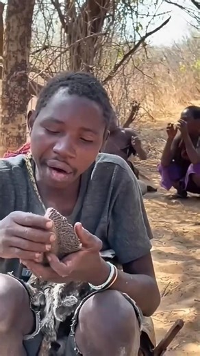 When Hunger Breaks All Rules, Humans Bite Into Reality”.#shorts #viralvideo #trending