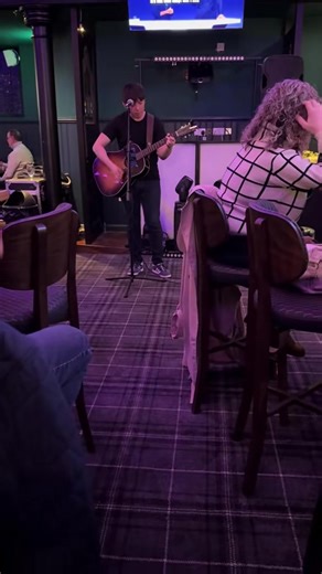 Scott Williamson is BACK at Grill & Banter 🎸🔥 Saturday 6–9pm If you were here last time… you already know 👀 Tag your Saturday crew 👇 #GrillAndBanter #LiveMusic #SaturdayVibes #ScottWilliamson #AcousticNights