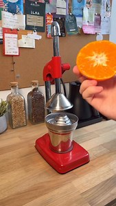 Día 23 preparando café con frutas, hoy toca mandarina y estoy preparando un Espresso Tonic con jugo de mandarina 🍊 Que fruta debería probar para combinar con café? Te leo en comentarios! #coffee #coffeetime #coffeelover #espresso #cafeconfrutas #sebascafe | sebashomebrew