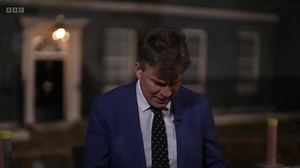Last night from outside Number 10 #Newsnight’s Political Editor Nicholas Watt revealed the Conservative Party’s response to Rishi Sunak becoming the Party’s leader This morning, he has become Prime Minister | BBC Newsnight