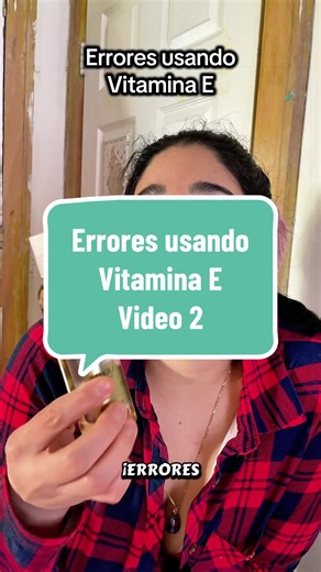 Si usas vitamina E en tus jabones o cremas, cuidado con estos errores 👀 La vitamina E es maravillosa, pero muchas personas la usan mal sin saberlo. ❌ No es un conservante ❌ No necesitas usarla en exceso ❌ No se agrega a cualquier temperatura ❌ No evita bacterias ❌ No reemplaza un sistema conservante La vitamina E es un ANTIOXIDANTE. Su función es proteger los aceites de la oxidación y ayudar a mantener la frescura del producto 💛 En la mayoría de las fórmulas: ✔️ Se usa entre 0.5% y 1% ✔️ Se ag