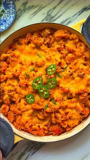 Cheesy Taco Pasta Bake 🌮🍝