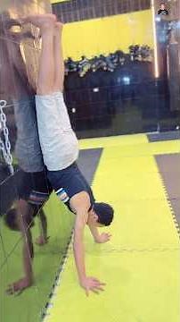 خطوات وتعليم الوقوف على اليدين + الدحرجة 💪 #رياضة #تعليم #sports #جمباز #تحفيز #تمارين #لياقة