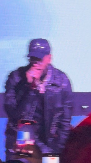 6.3K views · 31 reactions | Anuel lit up Miami during Billboard Latin Music Week  What an amazing performance! #BillboardLatinWeek #Anuel #MiamiVibes #M2 | thereallindajaz89 | Facebook