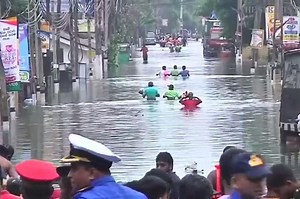 500,000 flee Sri Lanka's capital Colombo as flood misery worsens