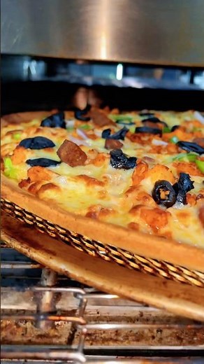 Thin Crust Pizza #ThinCrustPizza#PizzaRecipe#HomemadePizza#CrispyPizza