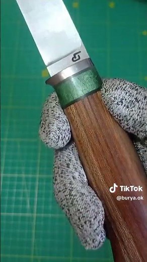 Handle Knives Like a PRO: Safety Tips & Techniques