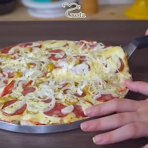 La pizza más fácil de todas, ¡no hace falta preparar la masa! | Me Gusta - Cocina y Amor