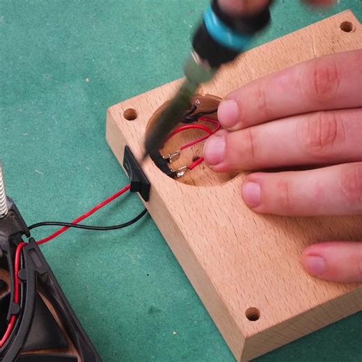 146K views · 389 reactions | DIY Electronic Projects Using Fans & More Thanks for watching! Please be aware that this video is for entertainment purposes only and techniques shown should not be attempted at home! | Lady Panda | Facebook