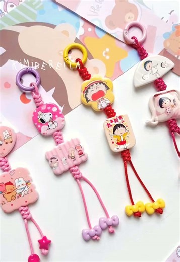 The town is buzzing 🐝 Our Chibi Maruko-chan is officially sold out! Don’t worry though, a brand-new Chibi Maruko-chan collection is coming very, very soon 🤏🏻 #cibimarukochan #manikluxury #keychainlucu #bagcharm #customkeychain