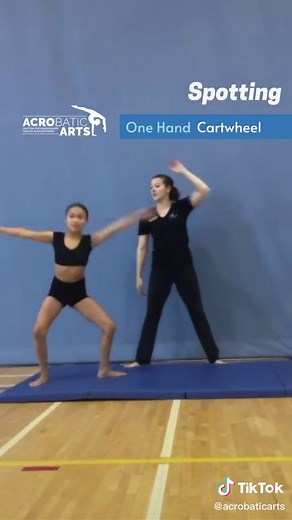 👋Spotting a One Hand Cartwheel Spotter:✅ stands on the same side of the tendu holds the dancer's closest hand with their closest hand ✅ aids the dancer with the strong downward swing required for this move. Assistance for bringing the body up quickly can also be encouraged with this hand. ➡️ The spotter's opposite hand can go to the dancer's waist once the dancer's head is down for added stability as required.✏️Note: Be sure that the dancer outwardly rotates the same shoulder as spotting hand f