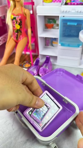 150K views · 845 reactions | Unboxing suitecase set toys Barbie playset #BarbieStory #CurhatBarbie #Toy #BarbieLucu #childhoodmemories #kidstoy #CeritaAnak #fyp | Dinar Aquisisi | Facebook