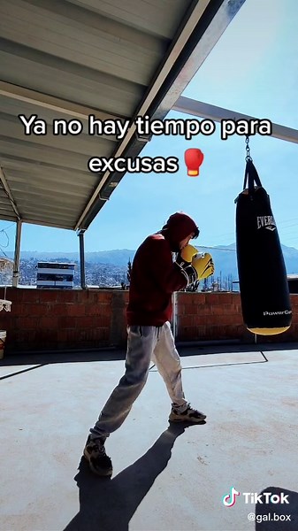 No hay tiempo para excusas 😤 - Naive Gal