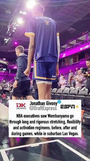 #victorwembanyama’s serious approach to these sessions should offer some comfort regarding his ability to avoid the catastrophic foot, back and knee injuries that have plagued other giants in his mold historically #draftexpress #nbadraft2023#wembanyama#wemby#france#francebasketball#basketball#basketballtiktok#stretching#yoga#7footer#unique