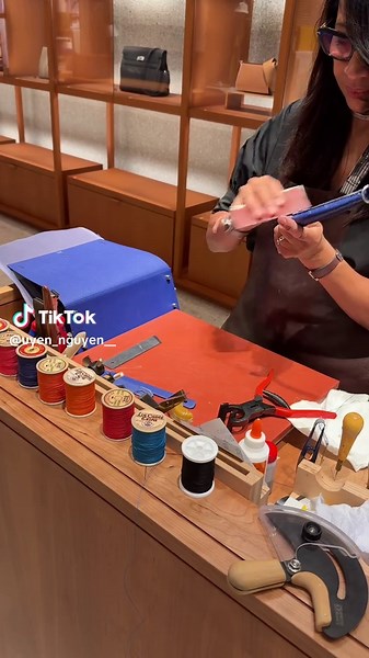 Hermes Kelly Bag: Craftsmanship Behind the Icon