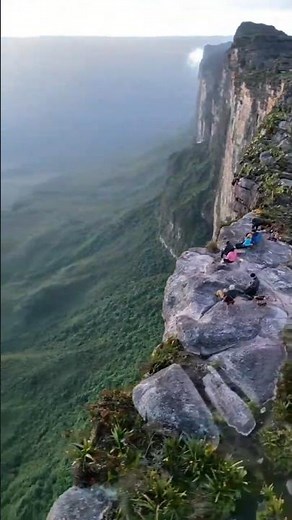 The legend of Mount Roraima in Venezuela #mountroraima #mysteriousplaces #curiosities