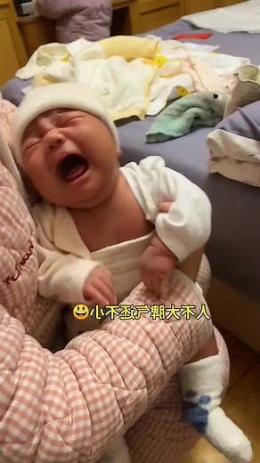 1.3M views · 5.3K reactions | Baby practices raising his head  #babyfashion #girl #follow #family #babyboy #bebe #newborn #handmade #fashion #love #pregnant #like #mom #happy #baby #babiesofinstagram #babies #kids #instagram #babylove #instagood #beautiful #babyshower #photooftheday #photography #momlife #pregnancy #cutebaby | Myron King | Facebook