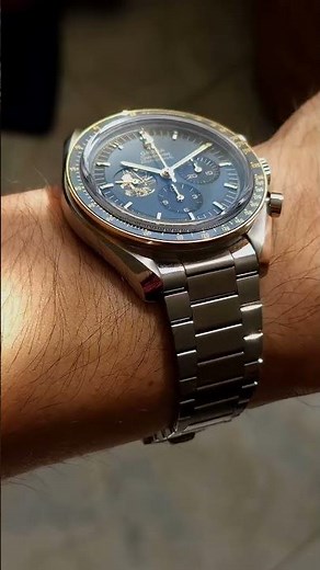 From the Moon to sunny days: the #Speedmaster 🎥: @watchj007 #chrono24 #omega #watches