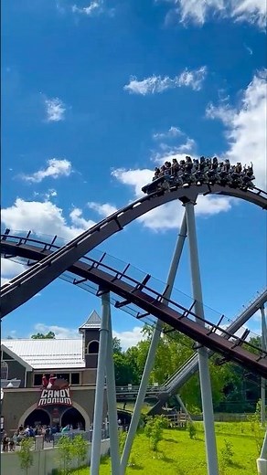 So smooth… 🍬 Candymonium at HersheyPark #hersheypark #rollercoaster #amusementpark