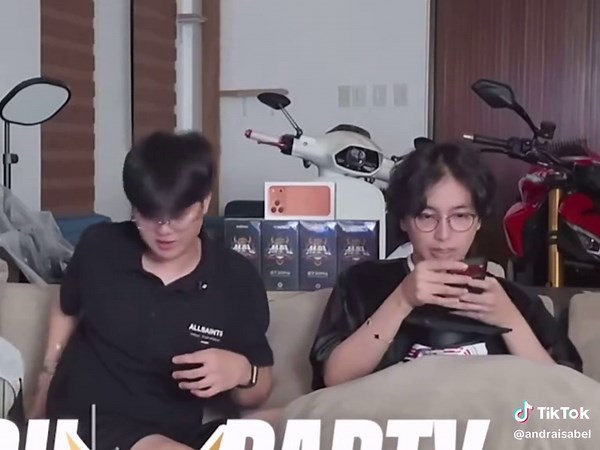 first thought ni mamsh: hubo, first thought ni paps: hubad. kalbo bias kita wag ka mag alala HAHA #veewise #ohmyv33nus #wisegaming #ohmyveenus