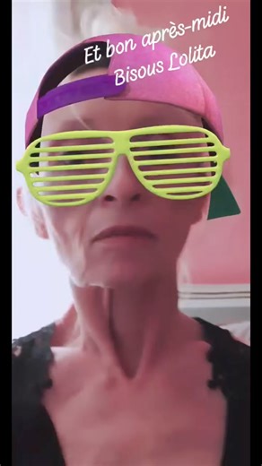 Sylvie Lolita Cinie on Instagram: "Souv'nir d'il y'a 5 ans, 2019, un p'tit moment de bonheur, en tt cas pour moi, ça m'fait du bien de voir que d'puis cette année là il y avait quand même de bons moments... Alors ce Week-end, ça s'passe bien !? Le soleil est au Rdv 🌞🏖️ !? Ici il fait pas froid c'est d'j'à ça... Ce montage à été synchronisé automatiquement avec cette chanson, com je l'utilise souvent parc'que j'suis une éternelle amoureuse, rien ne pourra changer ça, j'l'ais laiss