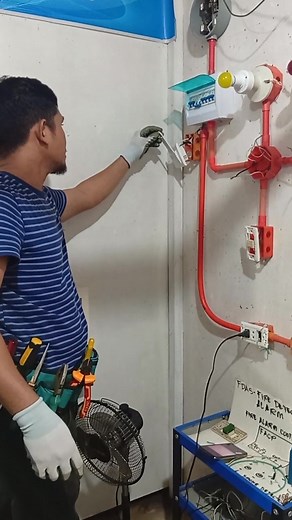 17K views · 399 reactions | Performed basic key card (no delay setting) wiring installation and smart receptacle. #SmartLife #training #electrician #SmartWiring #CaragaRegion | Electrical Apprentice | Facebook