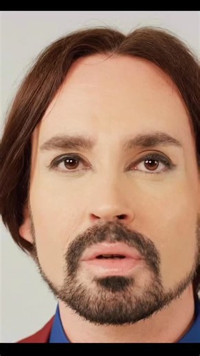 Johnny Hooker on Instagram: "Entrando na semana pré-Carnaval assim 💃🏻🗣️sambando na cara de quem só nos fez chorar QUEREM ME VER HUMILH4D4 é a faixa de abertura do meu novo álbum VIVER E MORR3R DE AMOR NA AMÉRICA LATINA já disponível em todas as plataformas Participam do bloco @irisnemtaooficial @soucays @julia_ferrari @igor_csoares @vi_qui_tor @marisabezerrapaiva @marinatrizz & Céu 🌌 dir arte @chrise_quaresma / figurino @salome_abdala / dir foto @rodrigo_prata / montagem @marygatis / maquiag