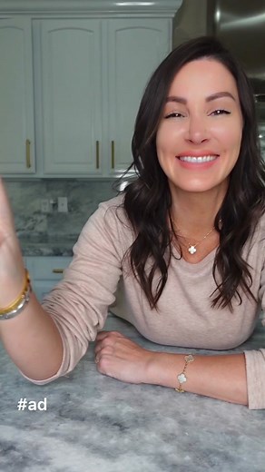 #ad Mini Stuffing Bites. Growing up, I loved my grandmother’s stuffing recipe. This year, I’m adding my own personal twist by making them into stuffing bites! Eggs are the essential ingredient to all of your holiday baking needs and bind this delicious recipe together. I love creating new experiences and memories this season using eggs! @Incredible Egg Mini Stuffing Bites​ Recipe make 12-15​ Ingredients:​ 1.5 loaves of white bread​ 3/4 cup salted butter​ 1 large onion​ 4 stalks of celery​ 1 Tbsp