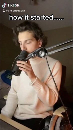 Anson Seabra Live Show in Los Angeles