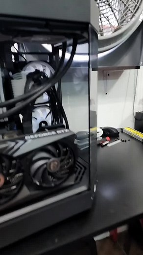 High-End Computer Setup: Graphics Card and Cooling Design
