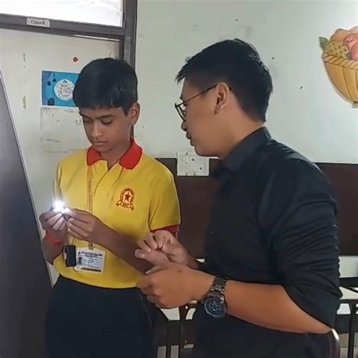 Codevidhya on Instagram: "A glimpse from CodeVidhya’s workshops and bootcamps. Skill development becomes truly effective when learning is hands-on, relevant, and guided by professionals. Aligned with NEP 2020, our workshops are designed to help schools integrate skill-based education seamlessly—without adding extra pressure on teachers or disrupting academic schedules. What makes these sessions impactful: * Practical, activity-based learning * Industry-relevant skill development * Sessions led b