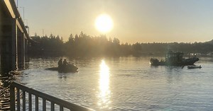 Man, underwater in Lake Washington for nearly 30 minutes, resuscitated