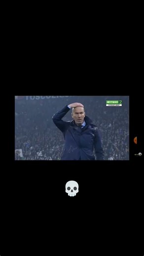 гол Кристиано Роналдо через себя💀