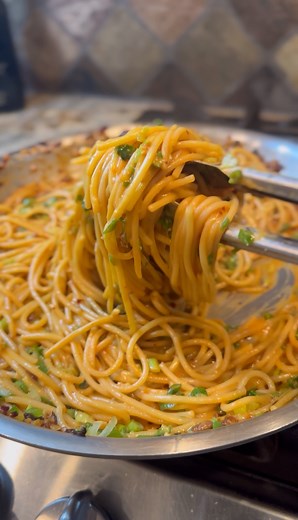 2.3M views · 33K reactions | This might be the easiest Chili Crisp Garlic Butter Pasta on Earth—but the flavor hits like a chef special. Butter, garlic, chili crisp, peanut butter and pasta water magic. Takes 15 minutes. Tastes like you knew what you were doing  #pasta #pastalover #spaghetti #noodles #food #foodie #instafood #foodstagram #recipe #foodlover | Chef Boyd Brown III | Facebook