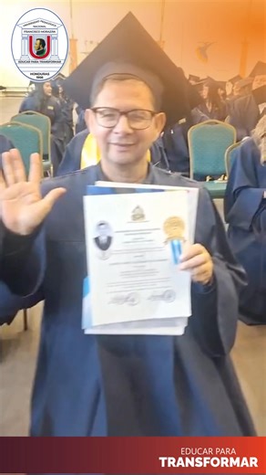 🎓✨Hoy celebramos el fruto del esfuerzo, la constancia y los sueños cumplidos. Cada título representa una historia de superación y compromiso con el país. ¡Felicidades, nuevos profesionales UPNFM! 🐺💙💛🧡😍 | UPNFM Oficial