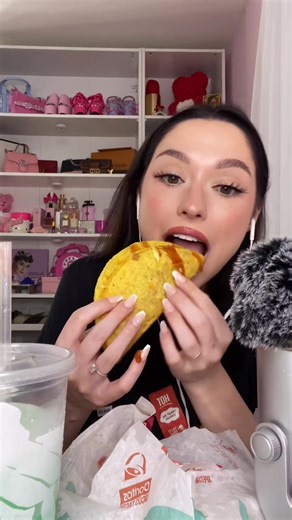 Taco Bell ASMR Experience: Satisfying Eating Sounds