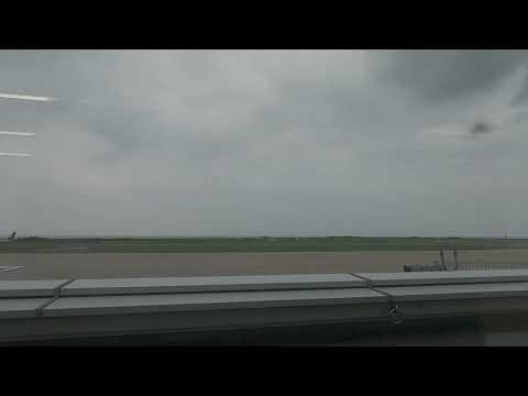 【ANA】新潟空港から離陸 日本海を望む滑走路を力強く駆け抜ける