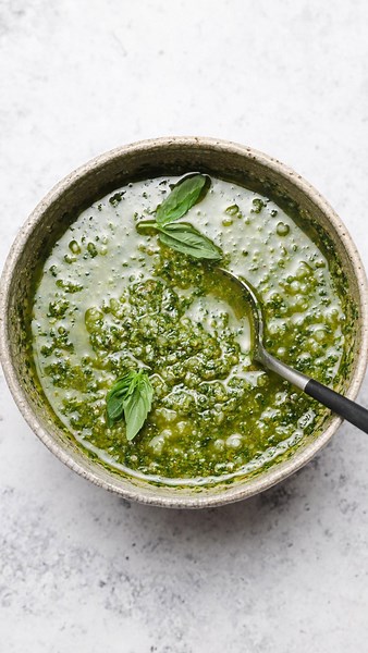 The best walnut pesto needs just 6 ingredients