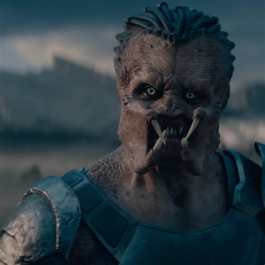 "Dek" the Predator is tricking synthetic humans 😱‼️#movieclips #predatorbadlands