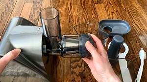 Watch Aobosi Slow Masticating Juicer Machine, Cold Press Juicer on Amazon Live