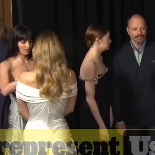 Lovely 🌹🌹😍😍😍 #JenniferLawrence #DakotaJohnson #EmmaStone | J Law