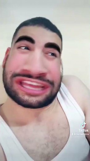 كامل عندكم المدلل تاع الدار 😂