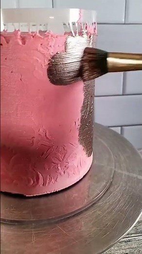 How to Decorate a Cake with Buttercream, Stencil, and Rose Gold Paint | Tutorial
