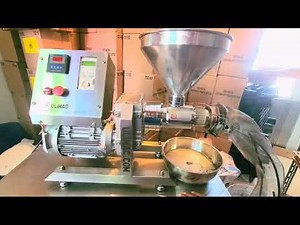 Jamaican Castor Oil Extraction with the UM200 Cold Press Oil Machine – Real Experience!