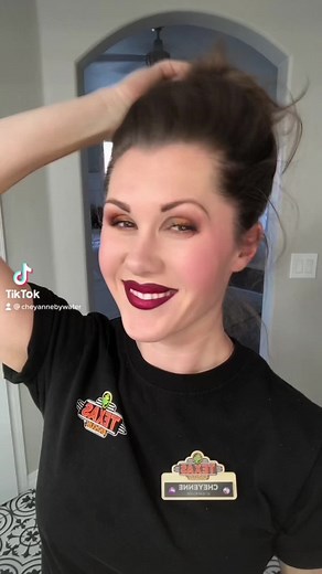 Easy 1920s Style Hair Tutorial at Texas Roadhouse