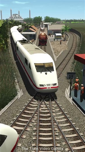 Trains And Fast Trains Pass Each Other #train #trainvideo #fasttrack