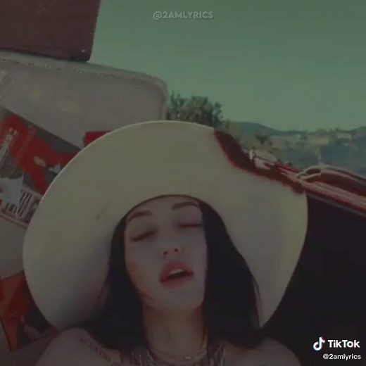 July by Noah Cyrus - Lyrics Video