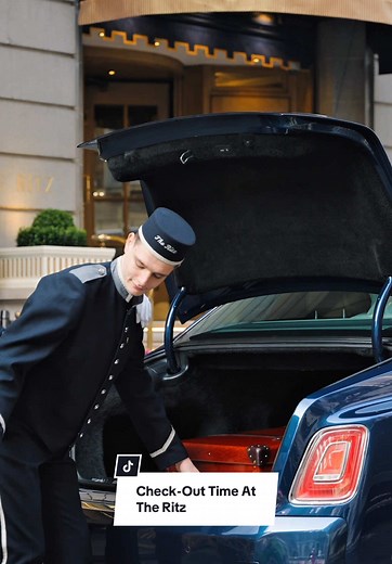 Experience Luxurious Stays at The Ritz London