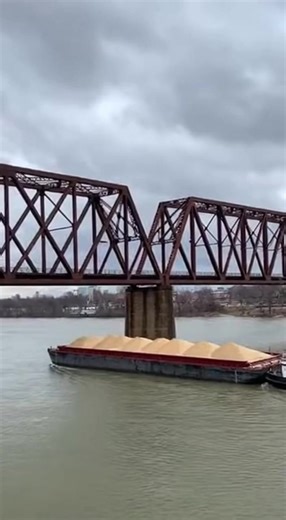 Controlled Bridge Demolition Falls Wrong Way onto Passing Barge #demolitionfail #bridge #explosion #barge #crash #river #industrialaccident #scary | Aylen Dandech - Fotografía & Diseño Gráfico